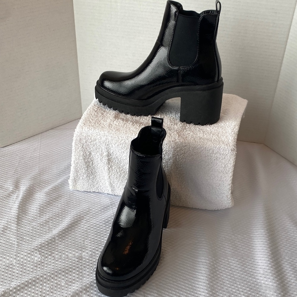 Diba Glossy Black Patent Leather Print Platform Heeled Boots Chelsea Sz 6.5 NWOT - Picture 8 of 14